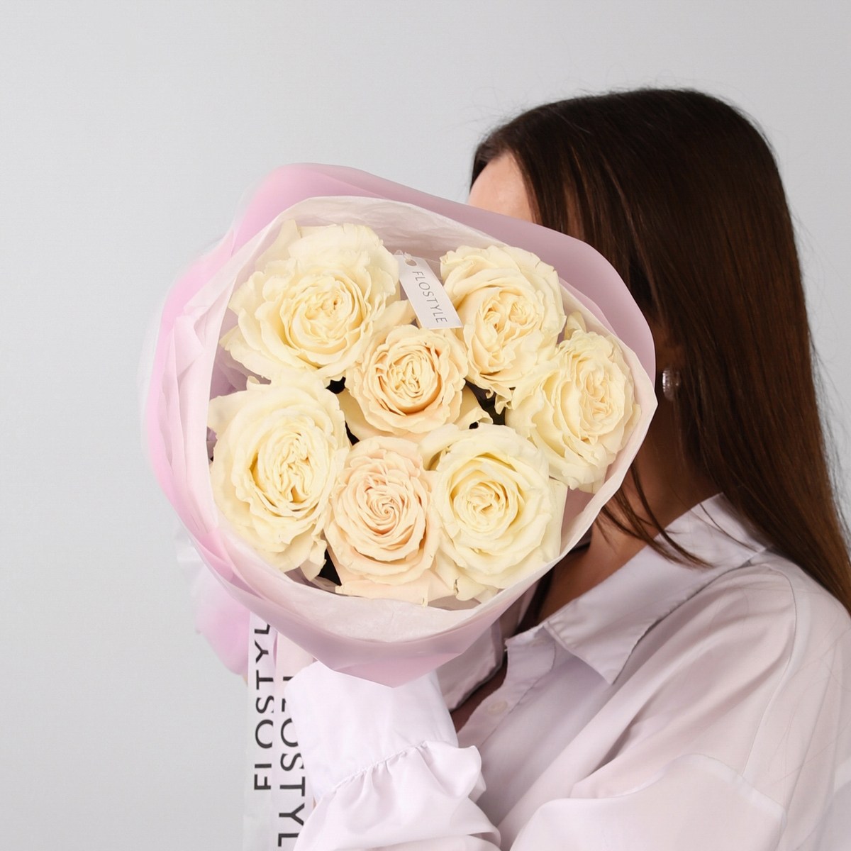 Букет из 7 белых роз